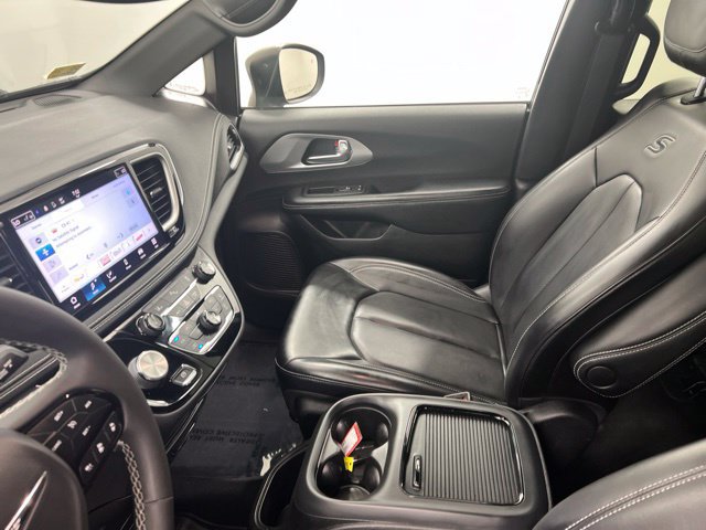 Used 2023 Chrysler Pacifica Touring-L w/ S Appearance Package FWD image 20