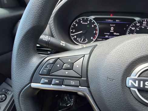 Used 2025 Nissan Sentra SV FWD image 27