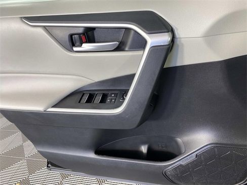 Used 2024 Toyota RAV4 XLE image 22