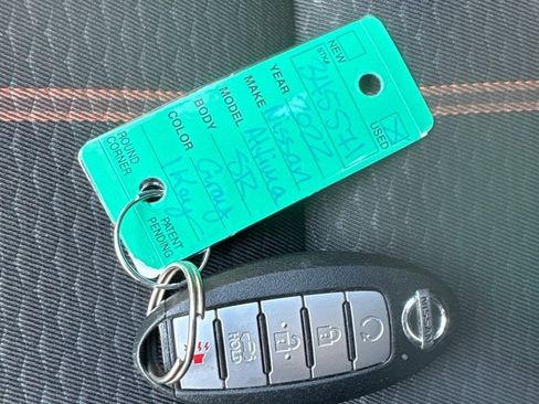 Used 2022 Nissan Altima 2.5 SR image 32