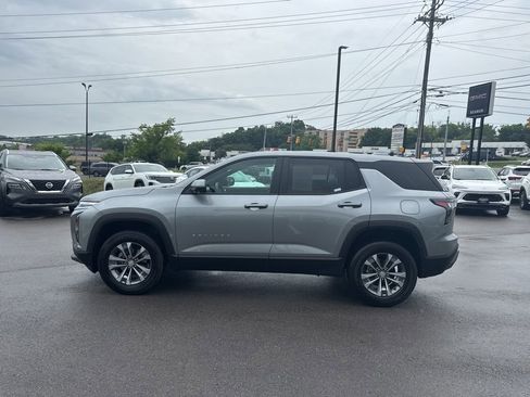 Used 2026 Chevrolet Equinox LT FWD image 4