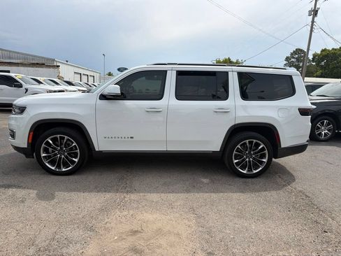 Used 2022 Jeep Wagoneer Series III w/ Premium Group I RWD image 2