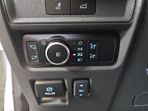 Used 2024 Ford Expedition Platinum AWD/4WD image 30