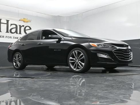 Used 2022 Chevrolet Malibu Premier FWD image 2