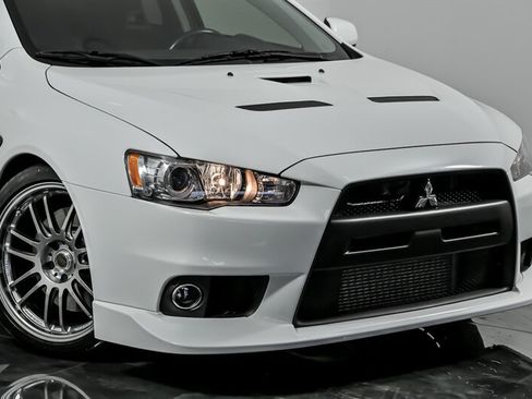 Used 2008 Mitsubishi Lancer Evolution GSR AWD/4WD image 2