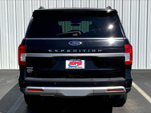 Used 2024 Ford Expedition XLT image 4