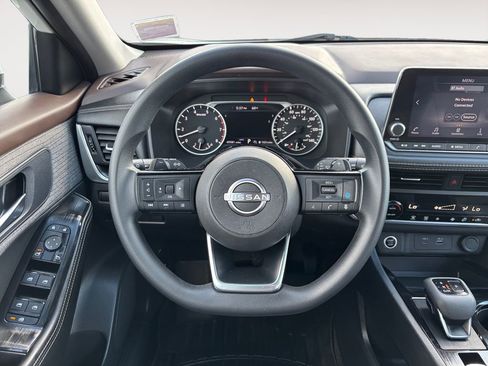 Used 2023 Nissan Rogue SV AWD/4WD image 19