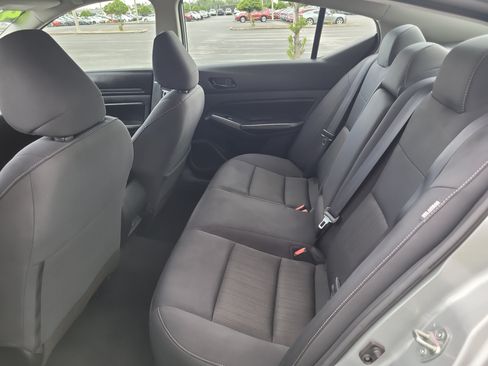 Used 2024 Nissan Altima 2.5 SV FWD image 13