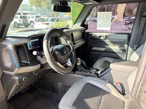 Used 2022 Ford Bronco Black Diamond image 16