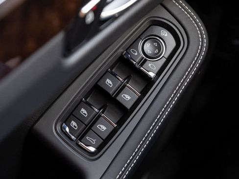 Certified 2026 Porsche Macan S AWD/4WD image 19