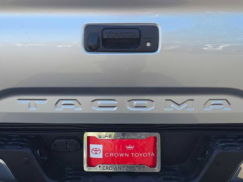 Used 2022 Toyota Tacoma TRD Sport w/ TRD Premium Sport Package RWD image 15
