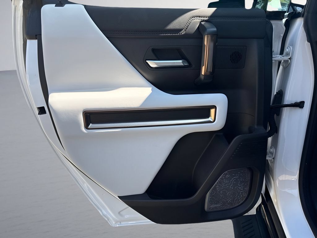 Used 2025 GMC Hummer EV 2X AWD/4WD image 32