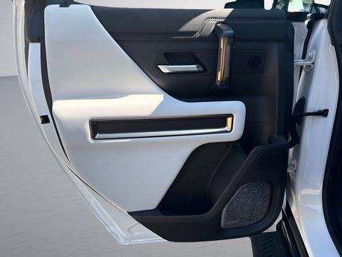 Used 2025 GMC Hummer EV 2X AWD/4WD image 32