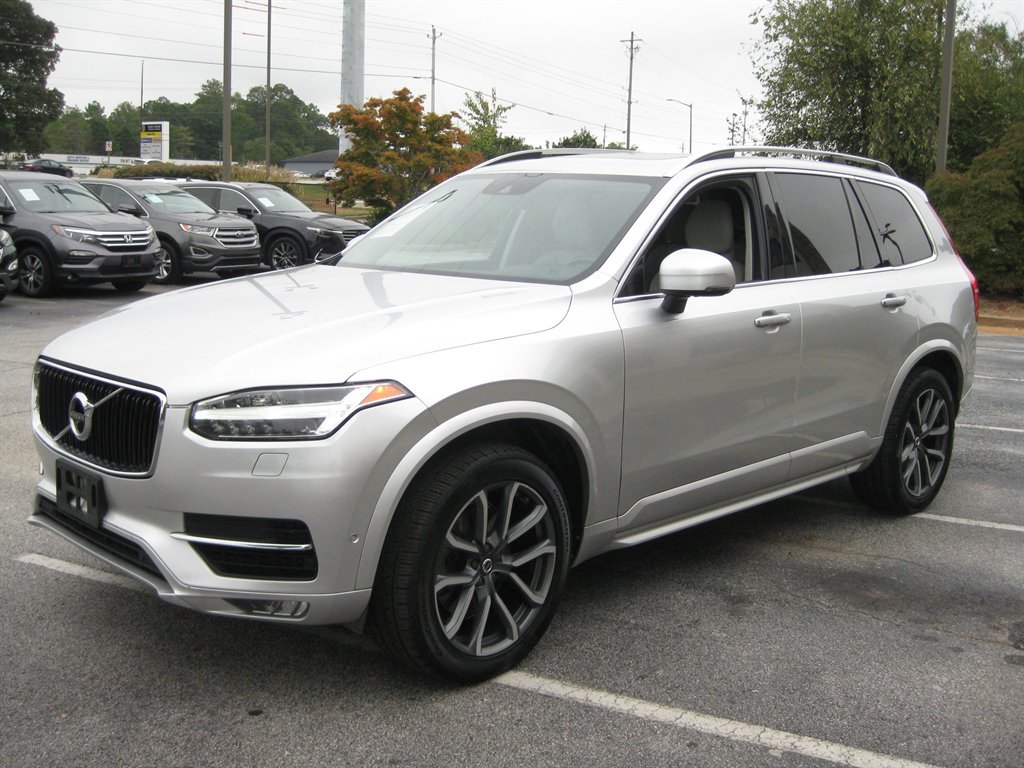 Used 2018 Volvo XC90 T6 Momentum w/ Convenience Package AWD/4WD image 4