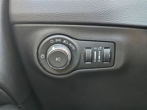 Used 2018 Jeep Compass Trailhawk w/ Navigation Group image 16