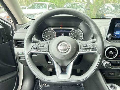 Used 2024 Nissan Sentra SV FWD image 16