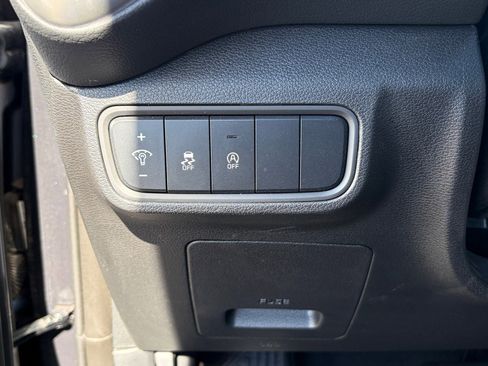 Certified 2025 Kia Soul LX image 18