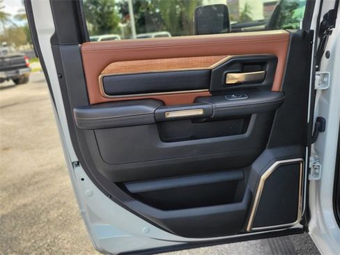 Used 2023 RAM 3500 Limited image 15