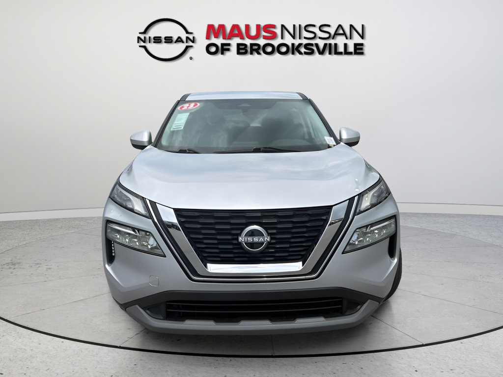 Used 2023 Nissan Rogue SV FWD image 3