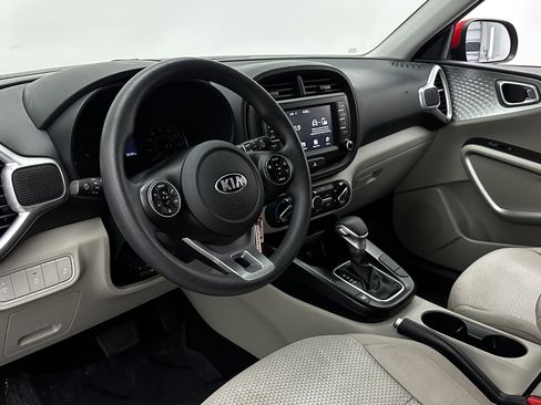 Used 2020 Kia Soul LX image 8