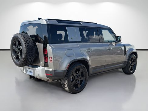 Used 2023 Land Rover Defender 110 SE AWD/4WD image 3