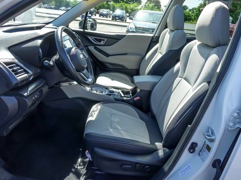 Used 2024 Subaru Forester Premium AWD/4WD image 9