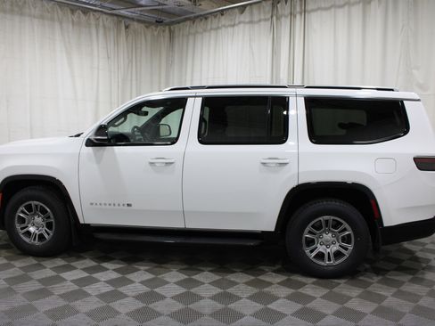 Used 2024 Jeep Wagoneer 4WD image 35