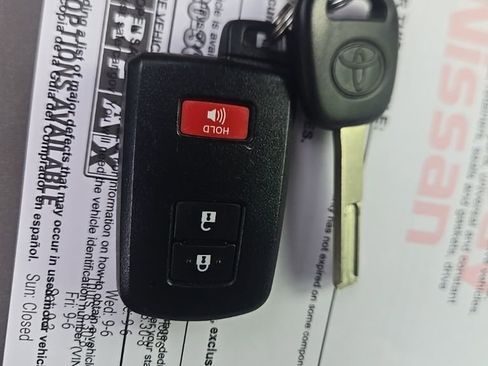 Used 2017 Toyota Tacoma TRD Sport w/ Tow Package (A/T) image 41