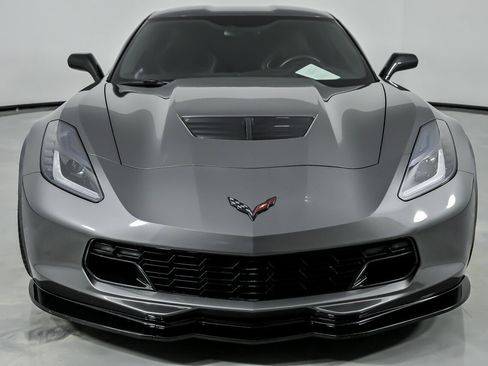 Used 2015 Chevrolet Corvette Z06 w/ 3LZ Preferred Equipment Group image 5