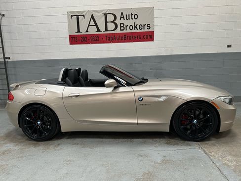 Used 2009 BMW Z4 sDrive35i image 2