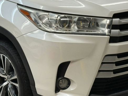 Used 2017 Toyota Highlander Plus w/ Carpet Mat Package AWD/4WD image 6