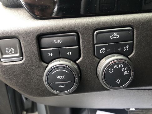 Used 2023 Chevrolet Silverado 1500 LT image 12