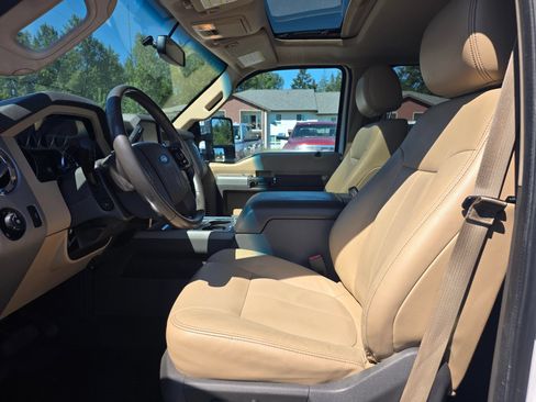 Used 2014 Ford F250 Lariat w/ Lariat Ultimate Package AWD/4WD image 26