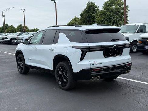 New 2026 Chevrolet Traverse RS w/ LPO, Floor Liner Package FWD image 3