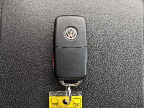 Used 2018 Volkswagen Passat 2.0T SE FWD image 34