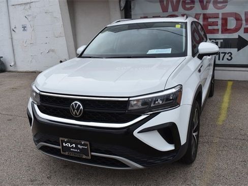 Used 2022 Volkswagen Taos SE image 7