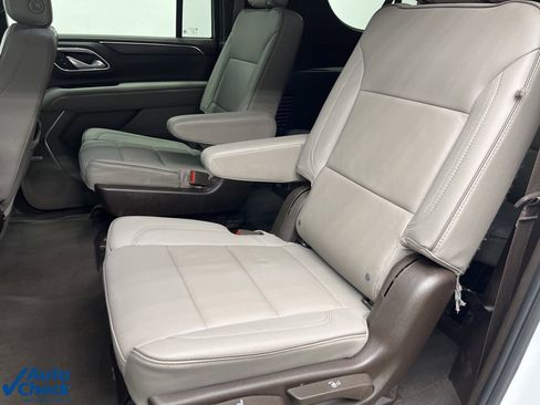 Used 2023 GMC Yukon XL SLT w/ SLT Luxury Package image 21