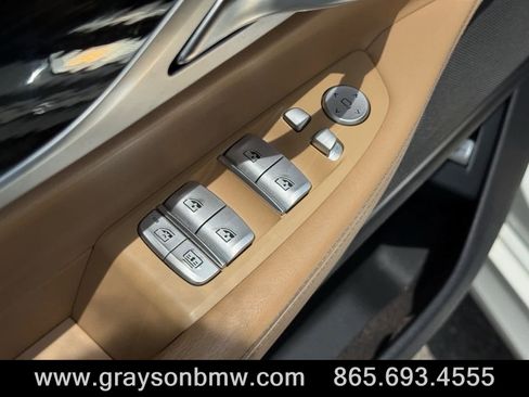 Used 2018 BMW 750i RWD image 13
