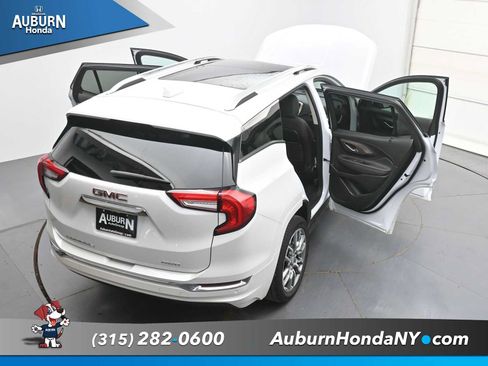 Used 2022 GMC Terrain Denali w/ Denali Premium Package AWD/4WD image 40