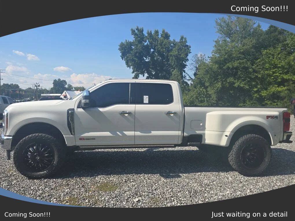 Used 2024 Ford F350 Platinum AWD/4WD image 2