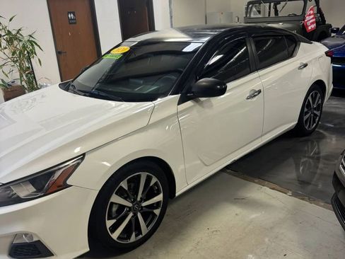 Used 2020 Nissan Altima 2.5 S FWD image 2