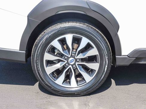 Used 2024 Subaru Outback Limited AWD/4WD image 9