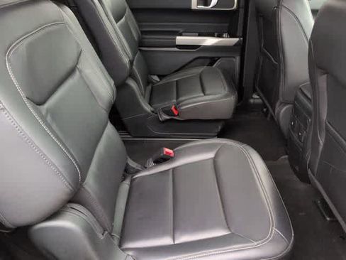 Used 2023 Ford Explorer XLT w/ Equipment Group 202A AWD/4WD image 21