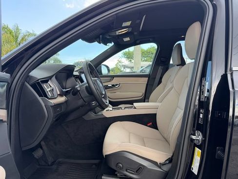 Certified 2026 Volvo XC90 B6 Plus w/ Protection Package Premier AWD/4WD image 10