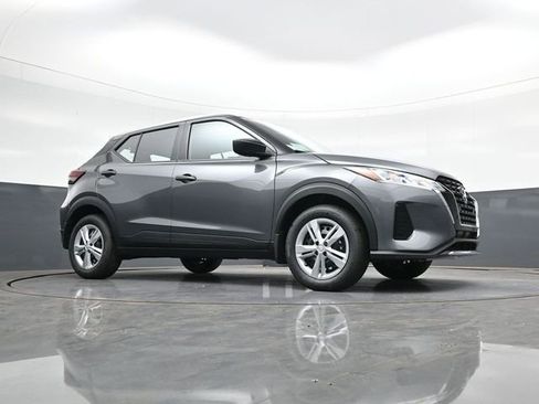 New 2025 Nissan Kicks Play S FWD image 16