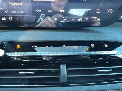 New 2025 Buick Enclave Sport Touring w/ Power Package image 19