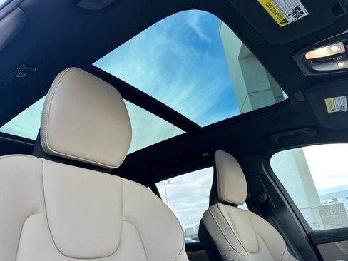 New 2026 Volvo XC90 B5 Plus w/ Protection Package AWD/4WD image 18