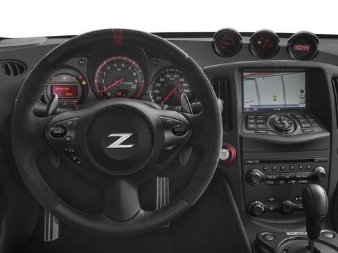 Used 2016 Nissan 370Z NISMO RWD image 10