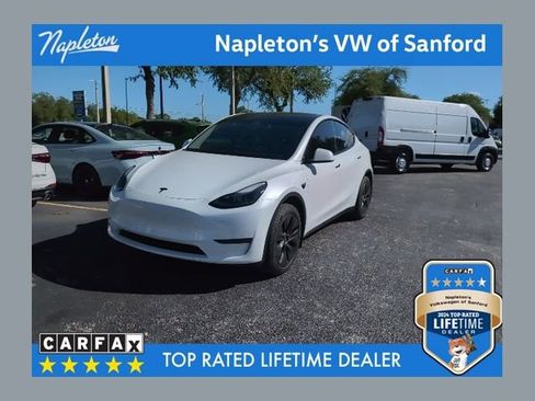 Used 2024 Tesla Model Y Long Range image 1