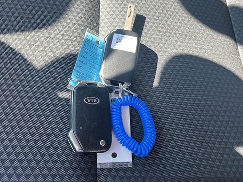 Used 2021 Kia Soul LX image 3